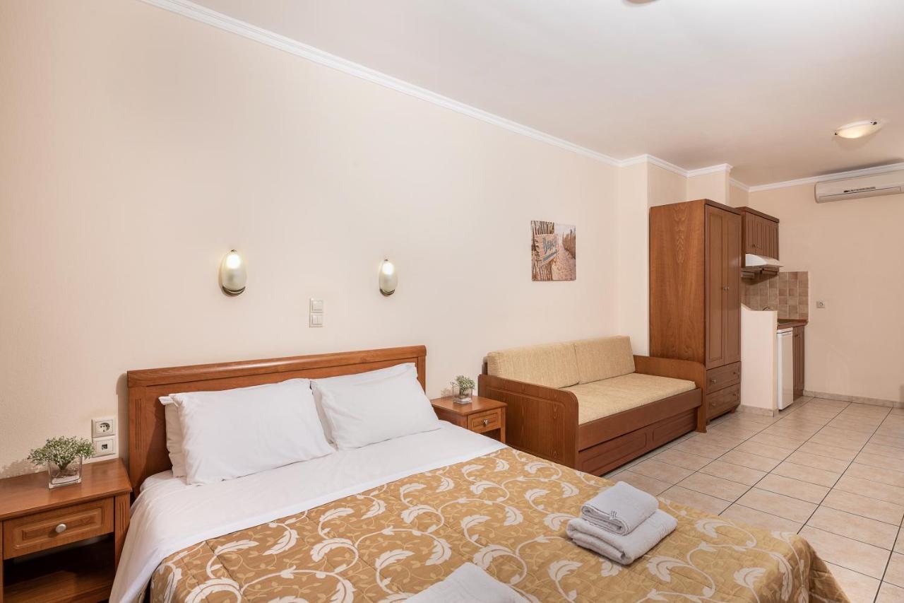 Angela Beach Aparthotel Platanés Esterno foto